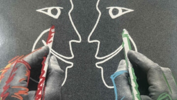 CRAYON EN MIROIR
